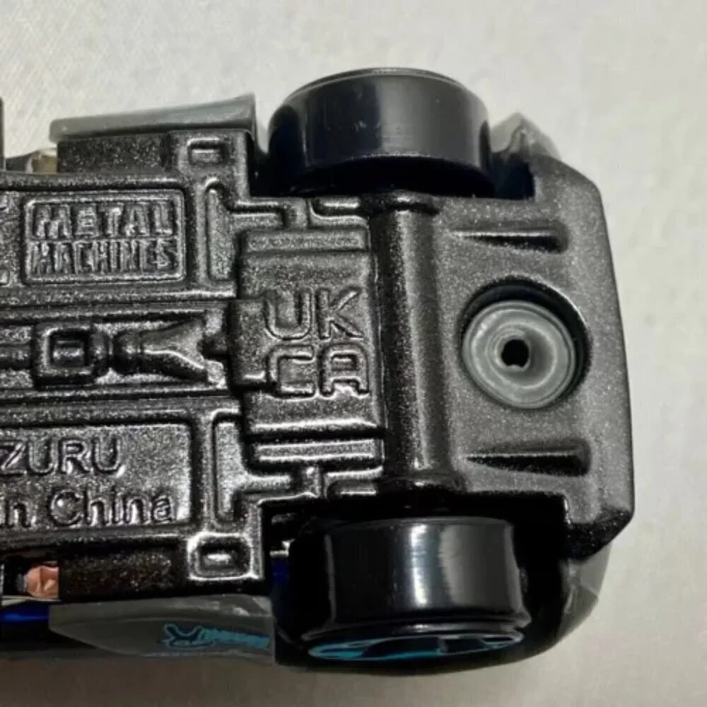 Metal Machines Scorpio & Toxic 2 Lot Open Pair Loose Set 1:64 Zuru Cars EUC‎